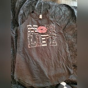 Mom life Muscle tee medium Graphic Tee